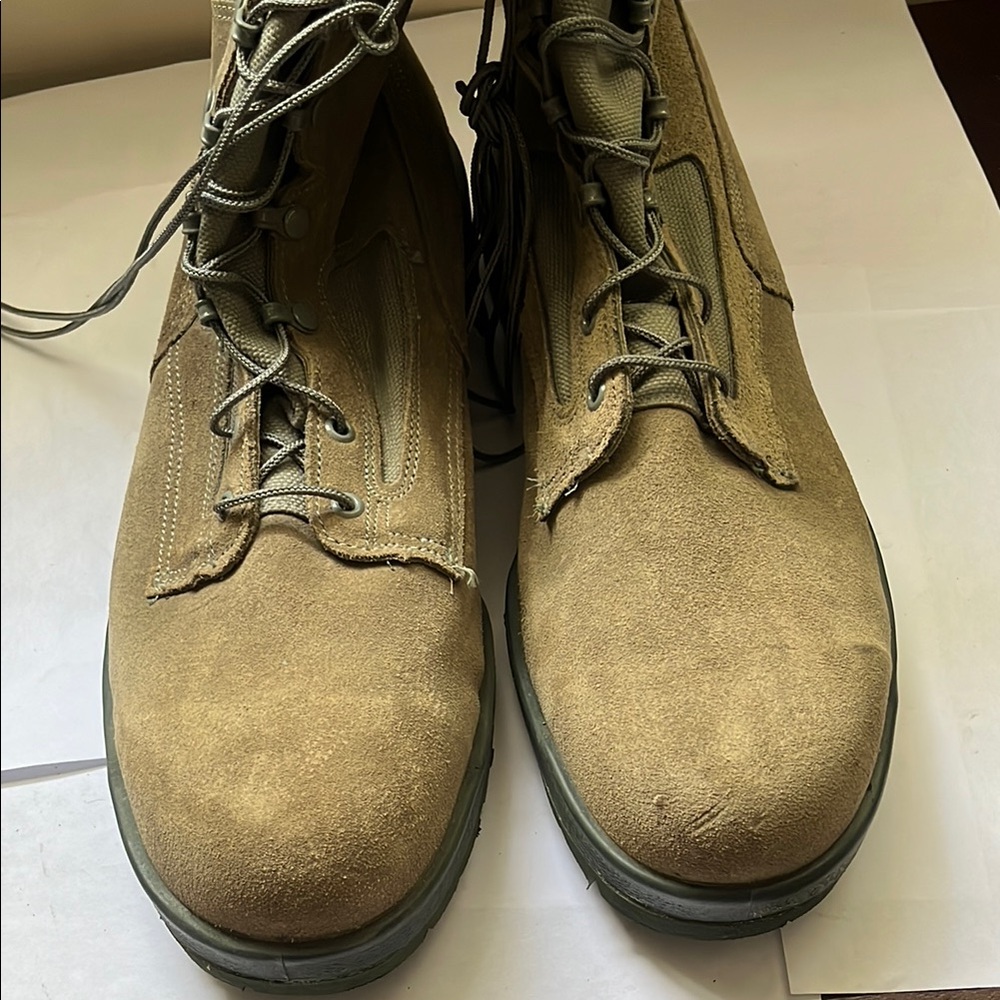 15R Air Force Tan Suede Combat Boots with Rugged Sole